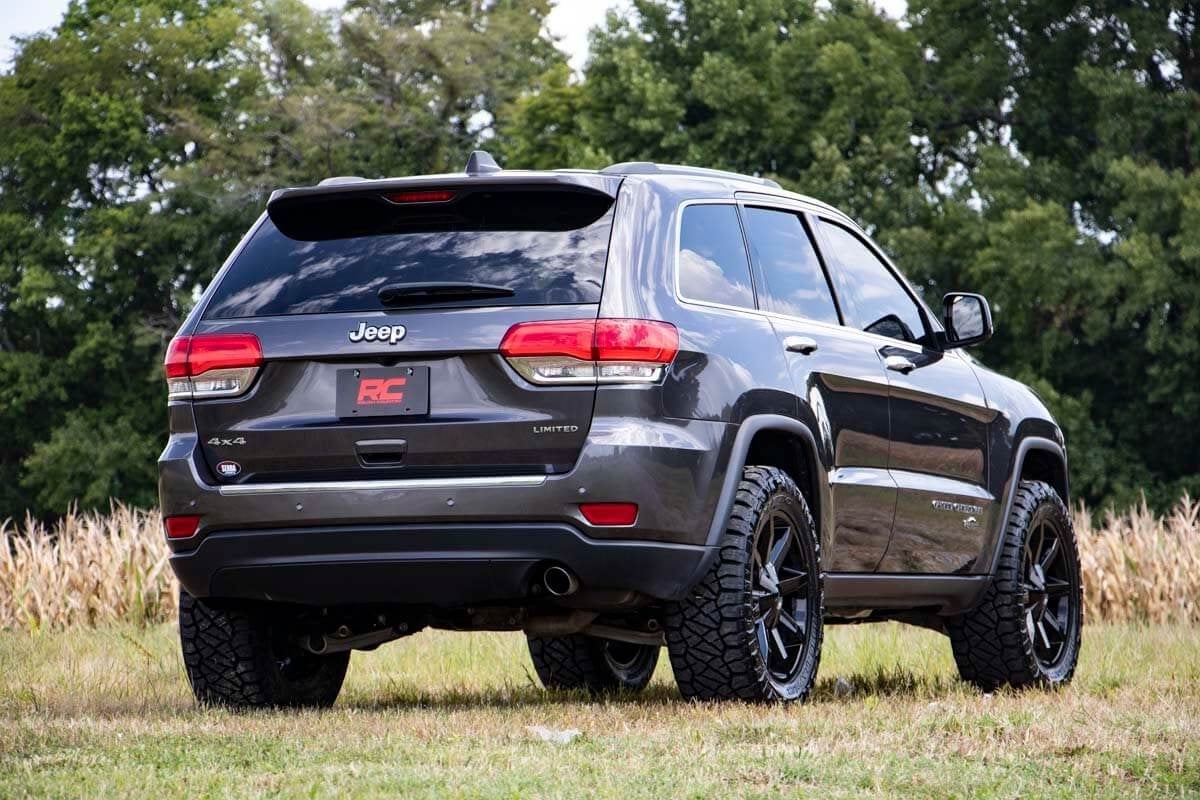 Jeep Grand Cherokee Suspension Lift Kit - Rough Country - 2.5 Inch Lift Kit | N3 Struts - '11-'15